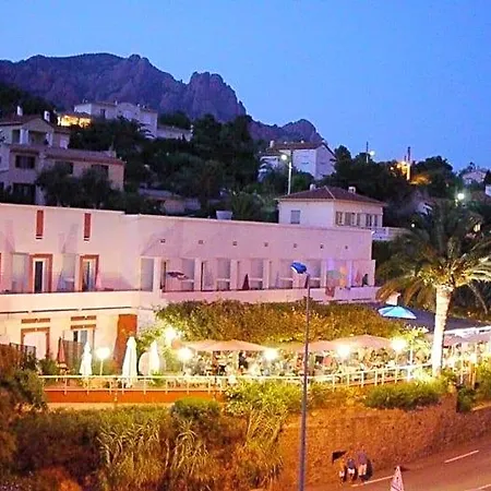 Les Flots Bleus Hotel