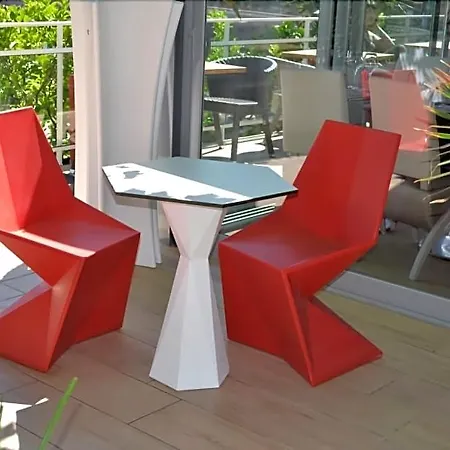 Les Flots Bleus Hotel